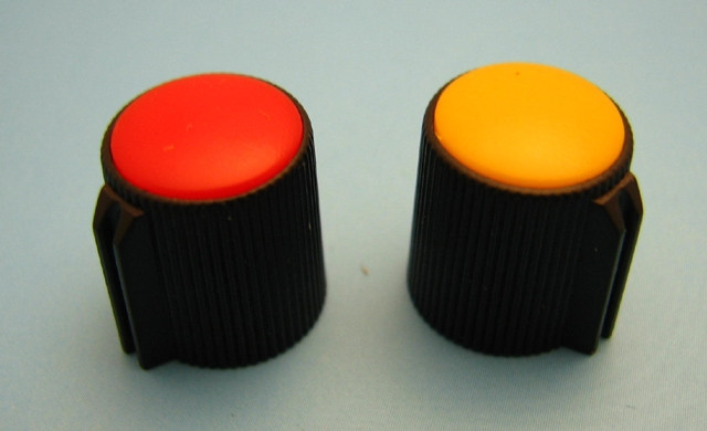 Gałka potencjometru czarna 13mm GC13 niebieska