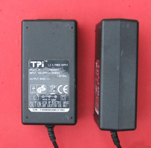 Zasilacz impulsowy 12V/1.25A DC2.5/5.5 p