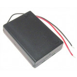 Koszyk na 3 baterie AA 1.5V z pokrywką i wyłącznikiem